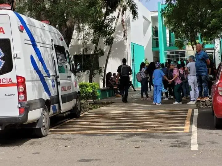 Explosión en laboratorio de química de la Universidad Central del Este deja varios heridos