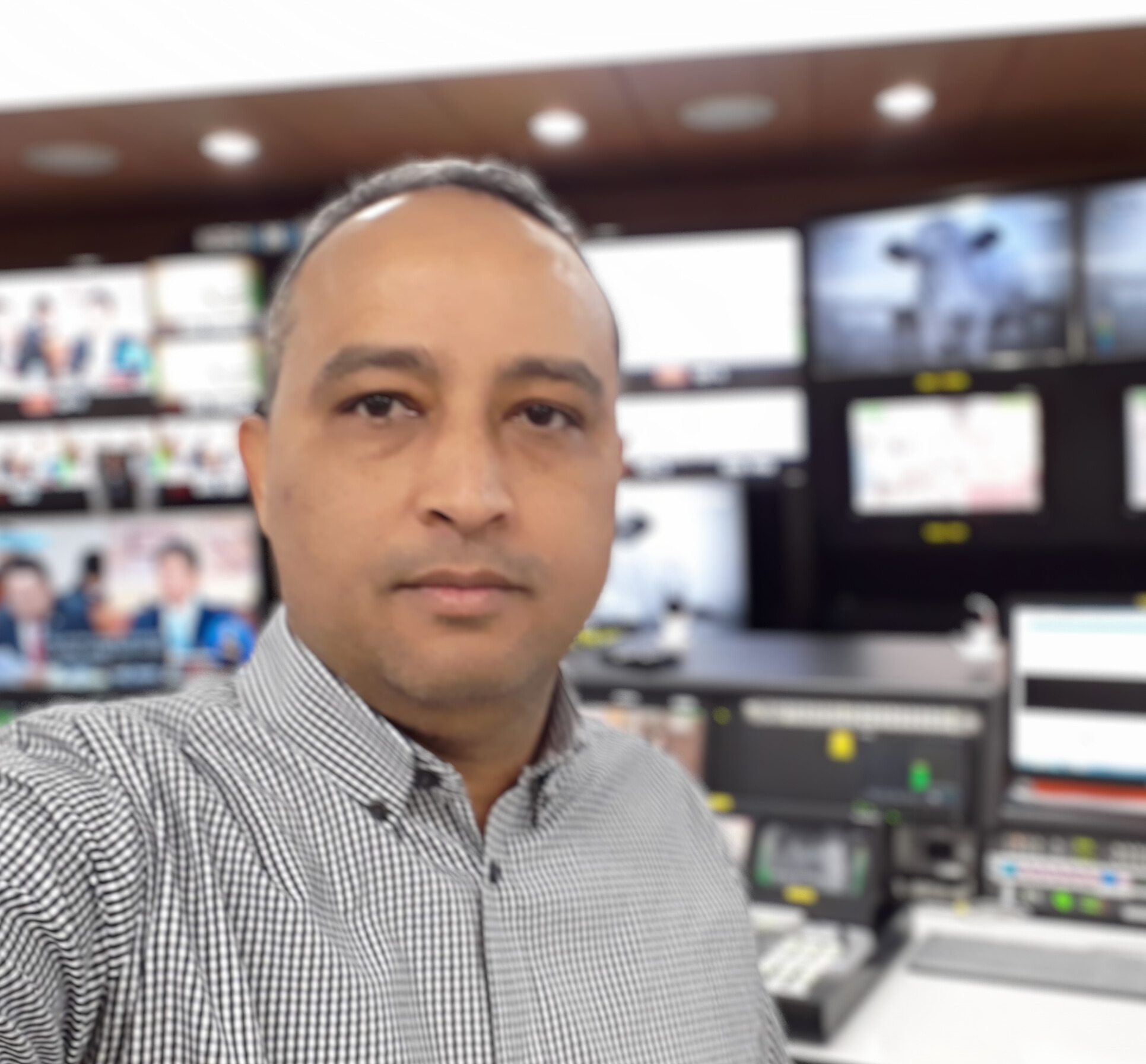 José Lahoz: Un Visionario en Telecomunicaciones y Medios Audiovisuales de Santo Domingo