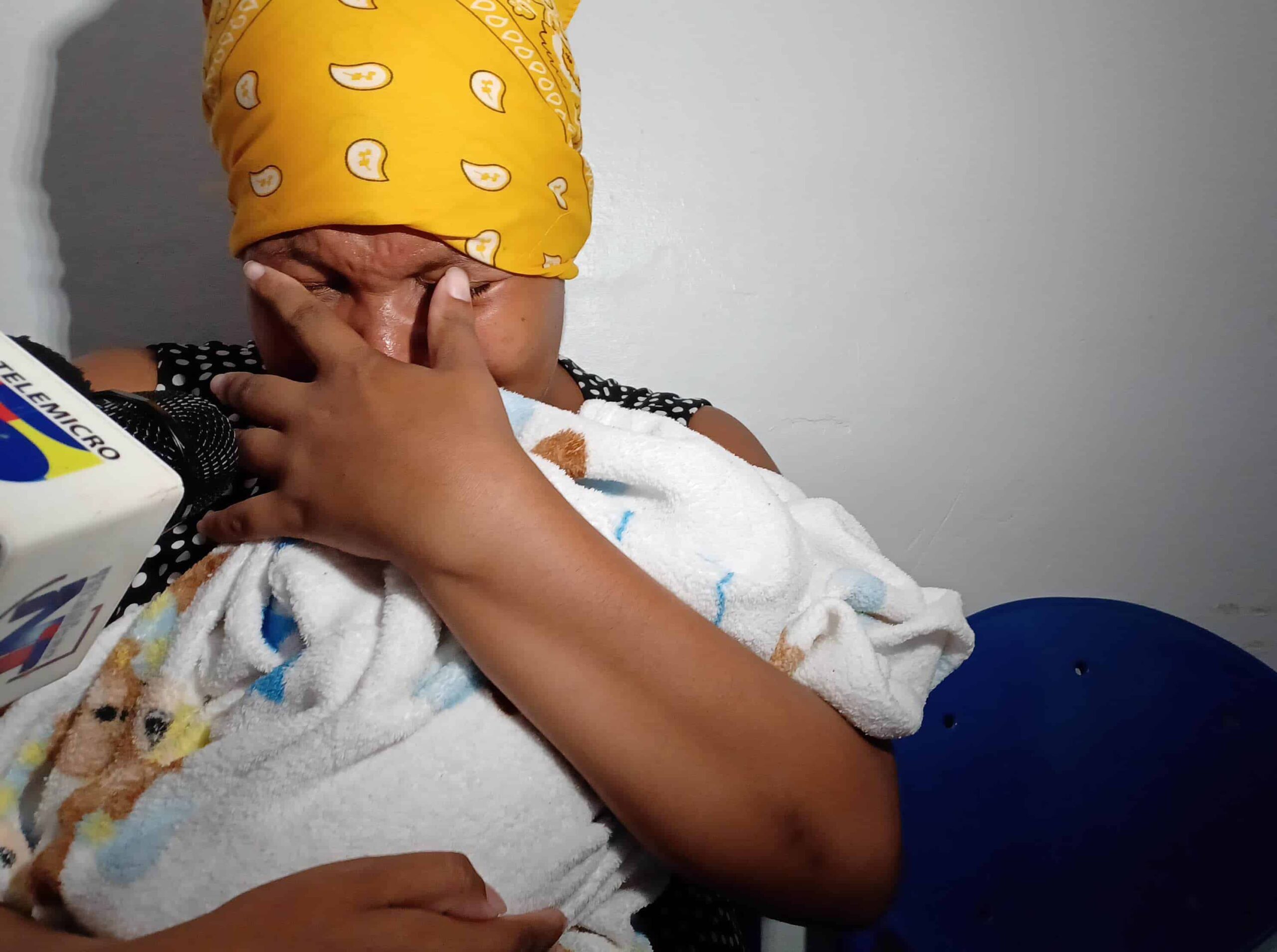 Denuncian intercambio de bebés en maternidad de Santiago