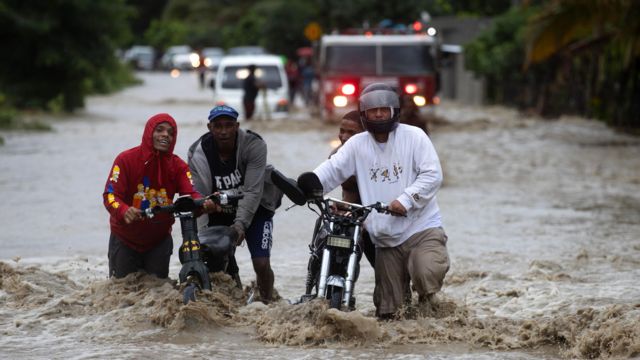 Inundaciones en República Dominicana: miles sin energía