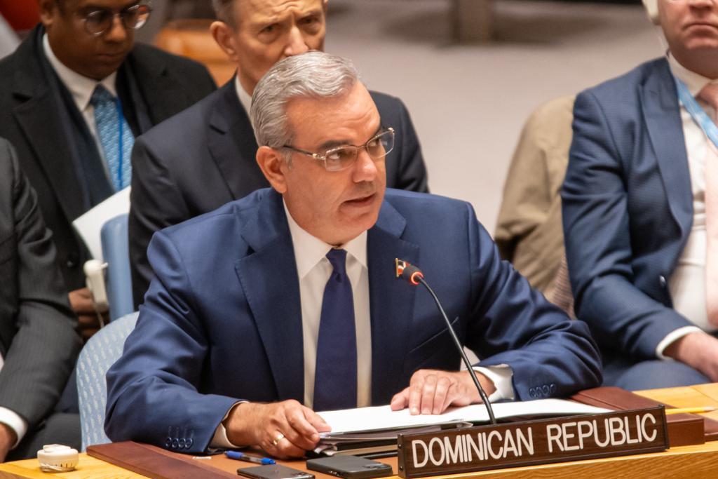 Presidente Abinader advierte a la Comunidad Internacional: “O luchamos juntos para salvar a Haití o lucharemos solos para proteger a República Dominicana”
